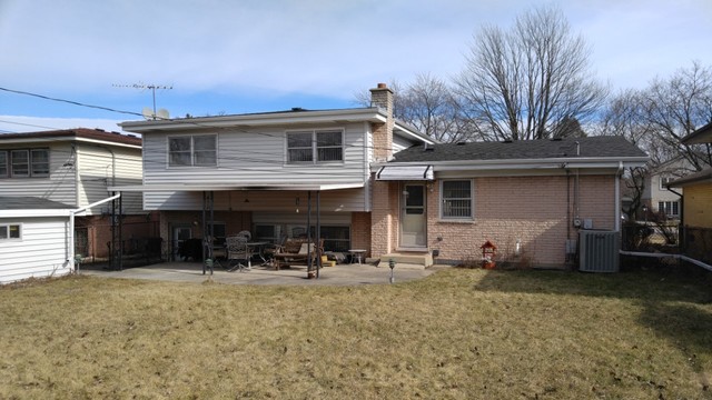 1136 Marshall Dr, Des Plaines, IL 60016 photo 17