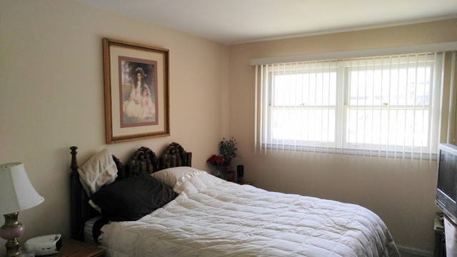 1136 Marshall Dr, Des Plaines, IL 60016 photo 12