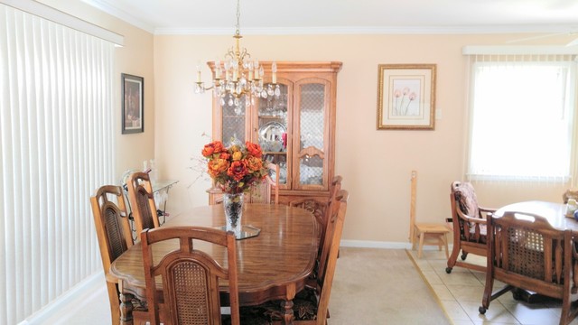 1136 Marshall Dr, Des Plaines, IL 60016 photo 5