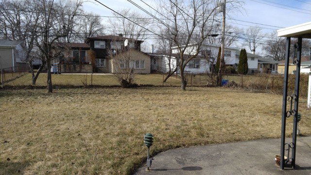 1136 Marshall Dr, Des Plaines, IL 60016 photo 16