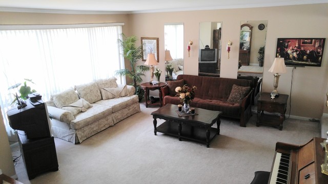 1136 Marshall Dr, Des Plaines, IL 60016 photo 2