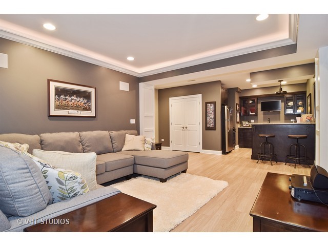 386 E Harrison Ct, Elmhurst, IL 60126 photo 17