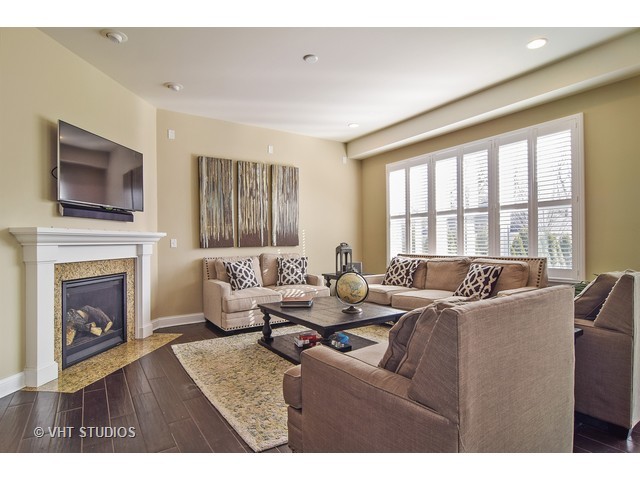 386 E Harrison Ct, Elmhurst, IL 60126 photo 7