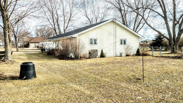 6335 Pine Bluff Rd, Morris, IL 60450 photo 3