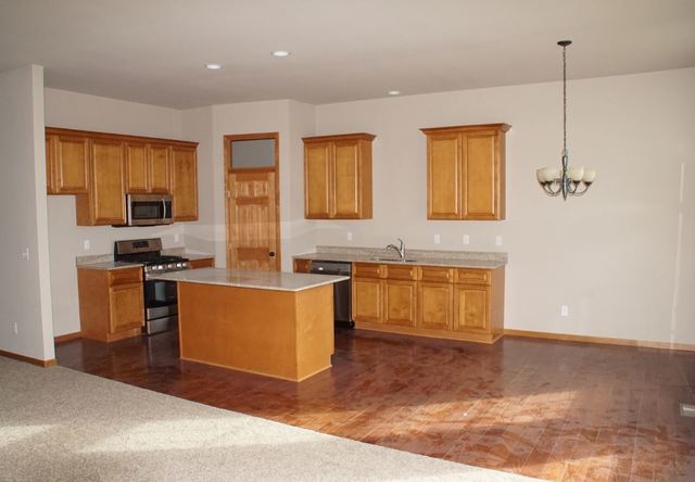 1925 Constitution St, Sycamore, IL 60178 photo 7