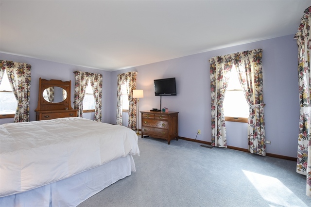 2301 Mohawk Ln, Glenview, IL 60026 photo 9