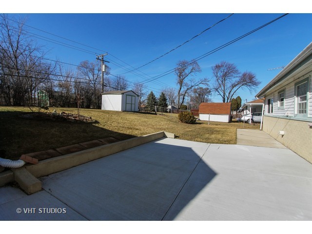 70 Payson St, Hoffman Estates, IL 60169 photo 10