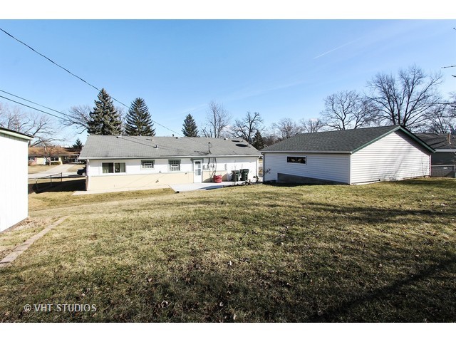 70 Payson St, Hoffman Estates, IL 60169 photo 11