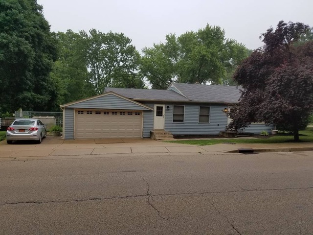 1123 Cardinal Dr, Algonquin, IL 60102 photo 1