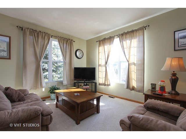28788 W Pondview Dr, Lakemoor, IL 60051 photo 2