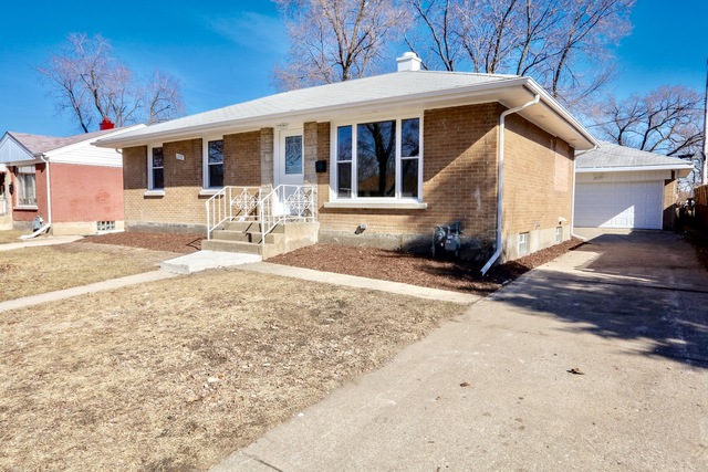1537 Victoria Ave, Berkeley, IL 60163 photo 2