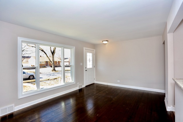 1537 Victoria Ave, Berkeley, IL 60163 photo 3