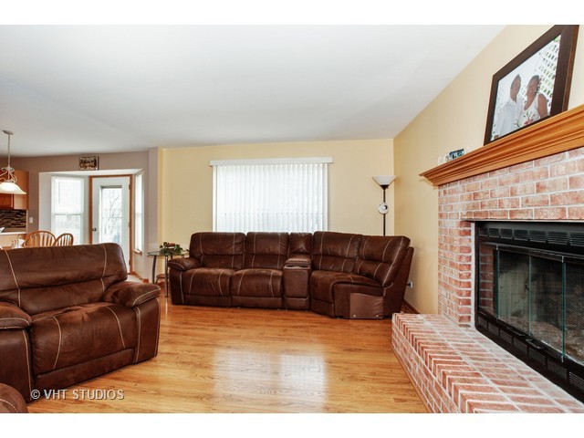 2006 Crosswind Dr, Plainfield, IL 60586 photo 6