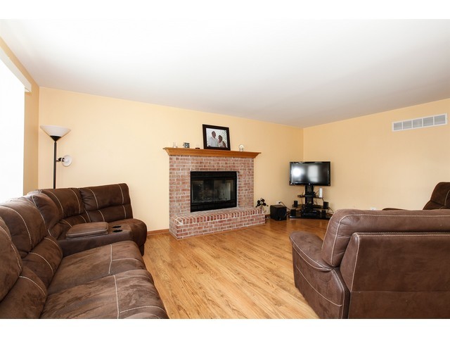2006 Crosswind Dr, Plainfield, IL 60586 photo 5