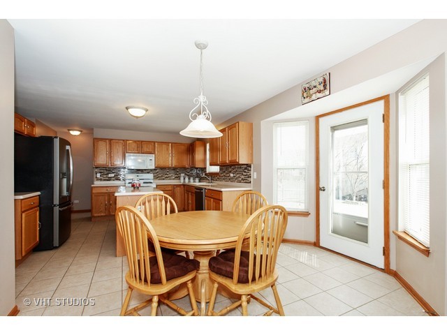 2006 Crosswind Dr, Plainfield, IL 60586 photo 4