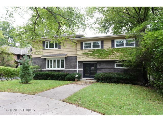 534 Dundee Rd, Glencoe, IL 60022 photo 1