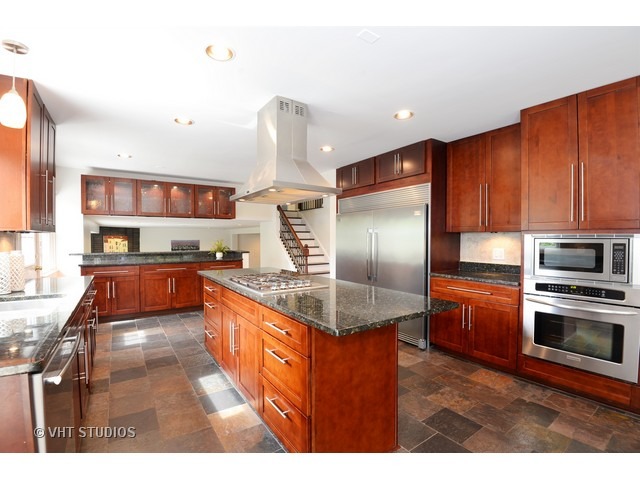 534 Dundee Rd, Glencoe, IL 60022 photo 2