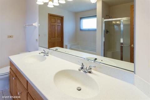 562 W Walker Rd, Plainfield, IL 60586 photo 15