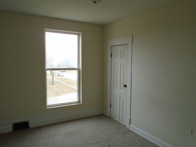 803 E 2nd St, Belvidere, IL 61008 photo 12