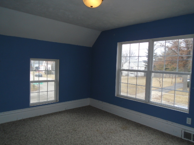 803 E 2nd St, Belvidere, IL 61008 photo 15