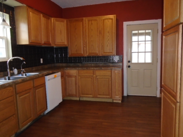 803 E 2nd St, Belvidere, IL 61008 photo 10
