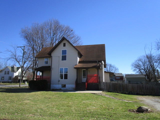 803 E 2nd St, Belvidere, IL 61008 photo 2