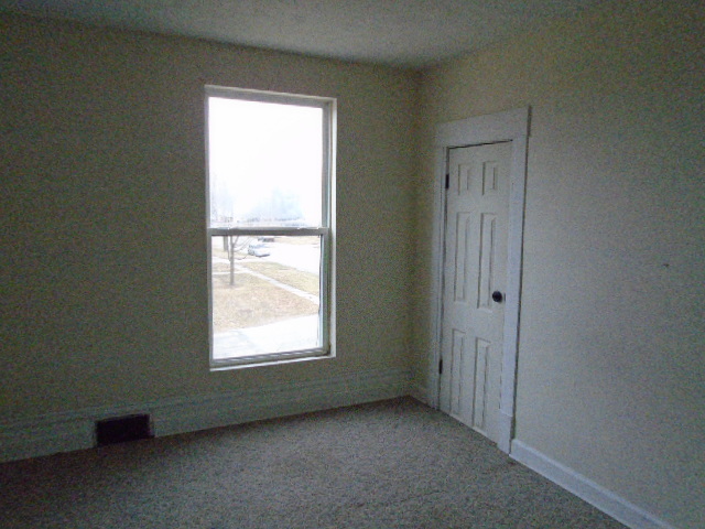 803 E 2nd St, Belvidere, IL 61008 photo 17