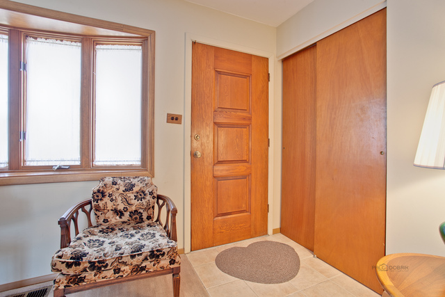 205 Princeton St, Hoffman Estates, IL 60169 photo 3