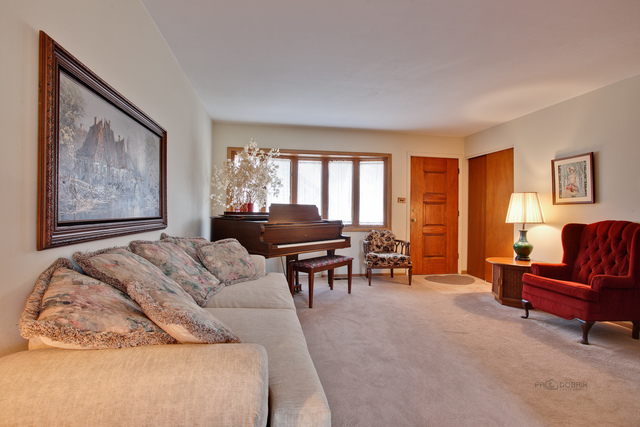 205 Princeton St, Hoffman Estates, IL 60169 photo 6