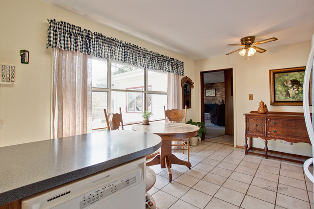 205 Princeton St, Hoffman Estates, IL 60169 photo 12