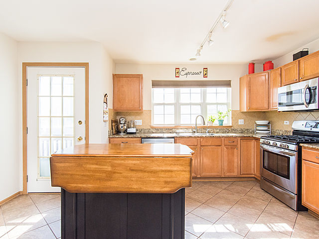 690 River Mill Pkwy, Wheeling, IL 60090 photo 6