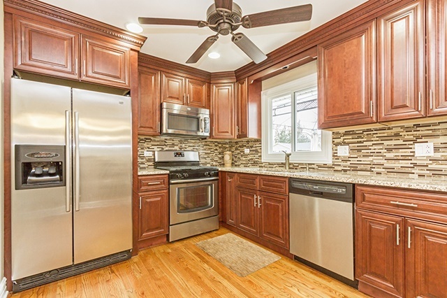 210 Illinois Blvd, Hoffman Estates, IL 60169 photo 6