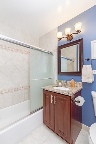 210 Illinois Blvd, Hoffman Estates, IL 60169 photo 15