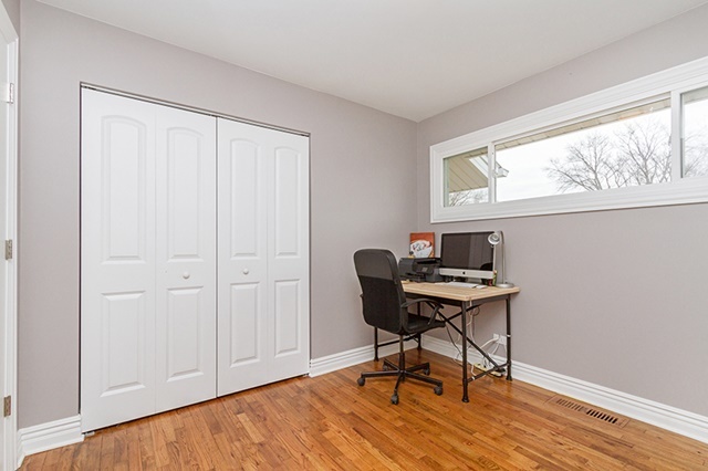 210 Illinois Blvd, Hoffman Estates, IL 60169 photo 14
