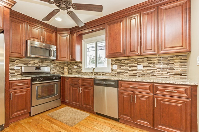 210 Illinois Blvd, Hoffman Estates, IL 60169 photo 7