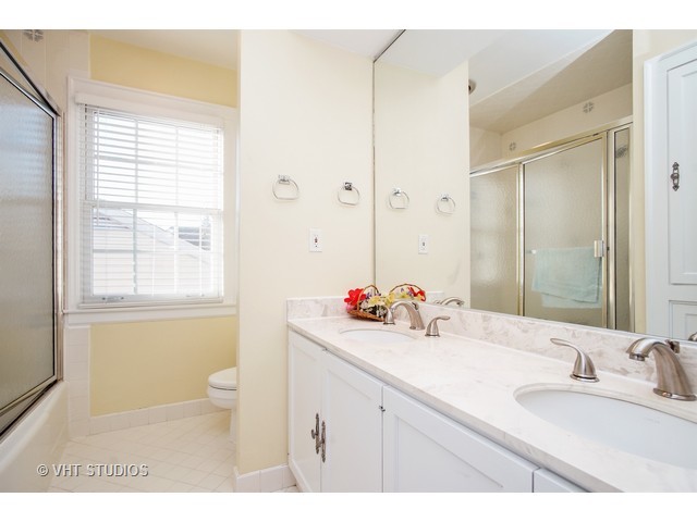 371 Ardmore Rd, Des Plaines, IL 60016 photo 13