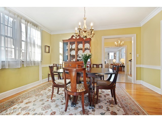 371 Ardmore Rd, Des Plaines, IL 60016 photo 5