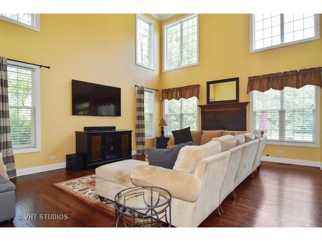 978 Reading St, Bartlett, IL 60103 photo 6