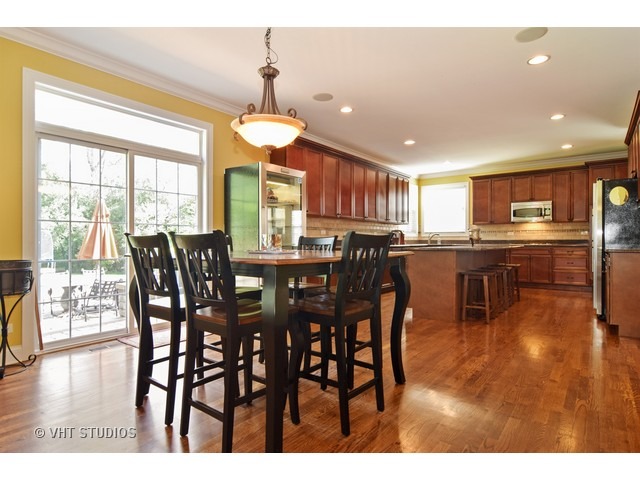 978 Reading St, Bartlett, IL 60103 photo 4