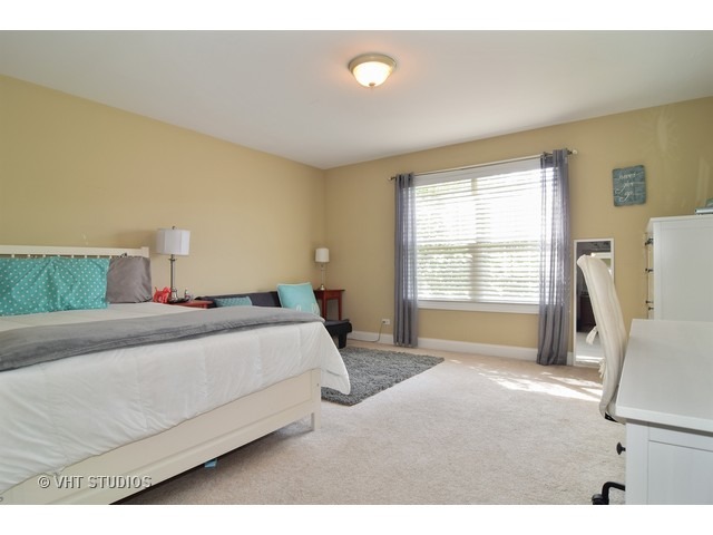 978 Reading St, Bartlett, IL 60103 photo 14