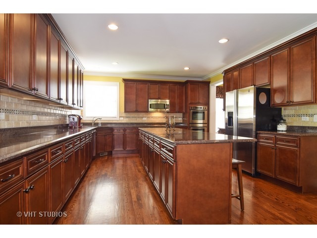 978 Reading St, Bartlett, IL 60103 photo 3