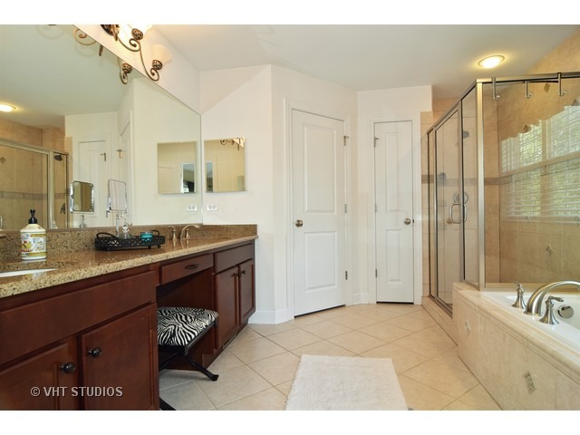 978 Reading St, Bartlett, IL 60103 photo 10