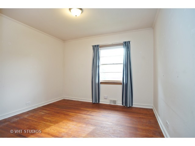 107 E Morrison Ave, Mount Prospect, IL 60056 photo 7