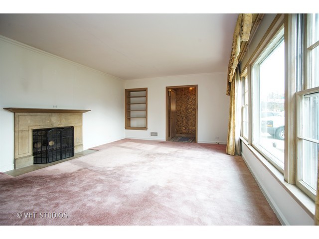 107 E Morrison Ave, Mount Prospect, IL 60056 photo 2