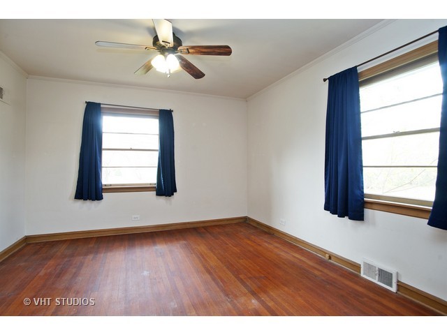 107 E Morrison Ave, Mount Prospect, IL 60056 photo 9