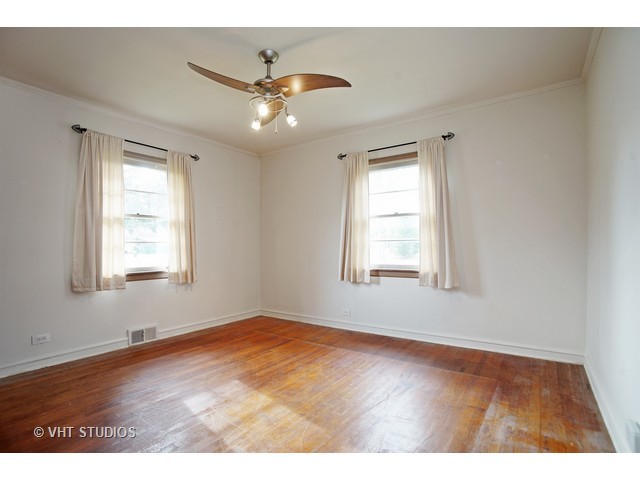 107 E Morrison Ave, Mount Prospect, IL 60056 photo 8