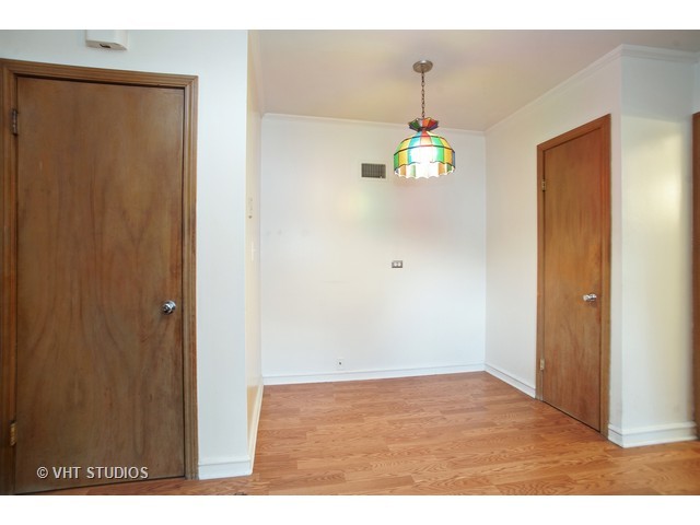 107 E Morrison Ave, Mount Prospect, IL 60056 photo 5