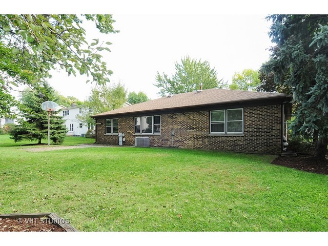 715 Sara Ln, Naperville, IL 60565 photo 19