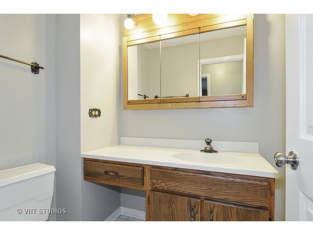 715 Sara Ln, Naperville, IL 60565 photo 16