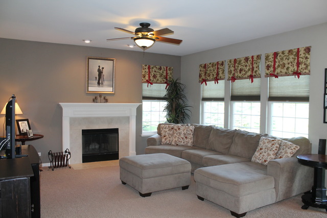 306 Comstock Dr, Elgin, IL 60124 photo 2